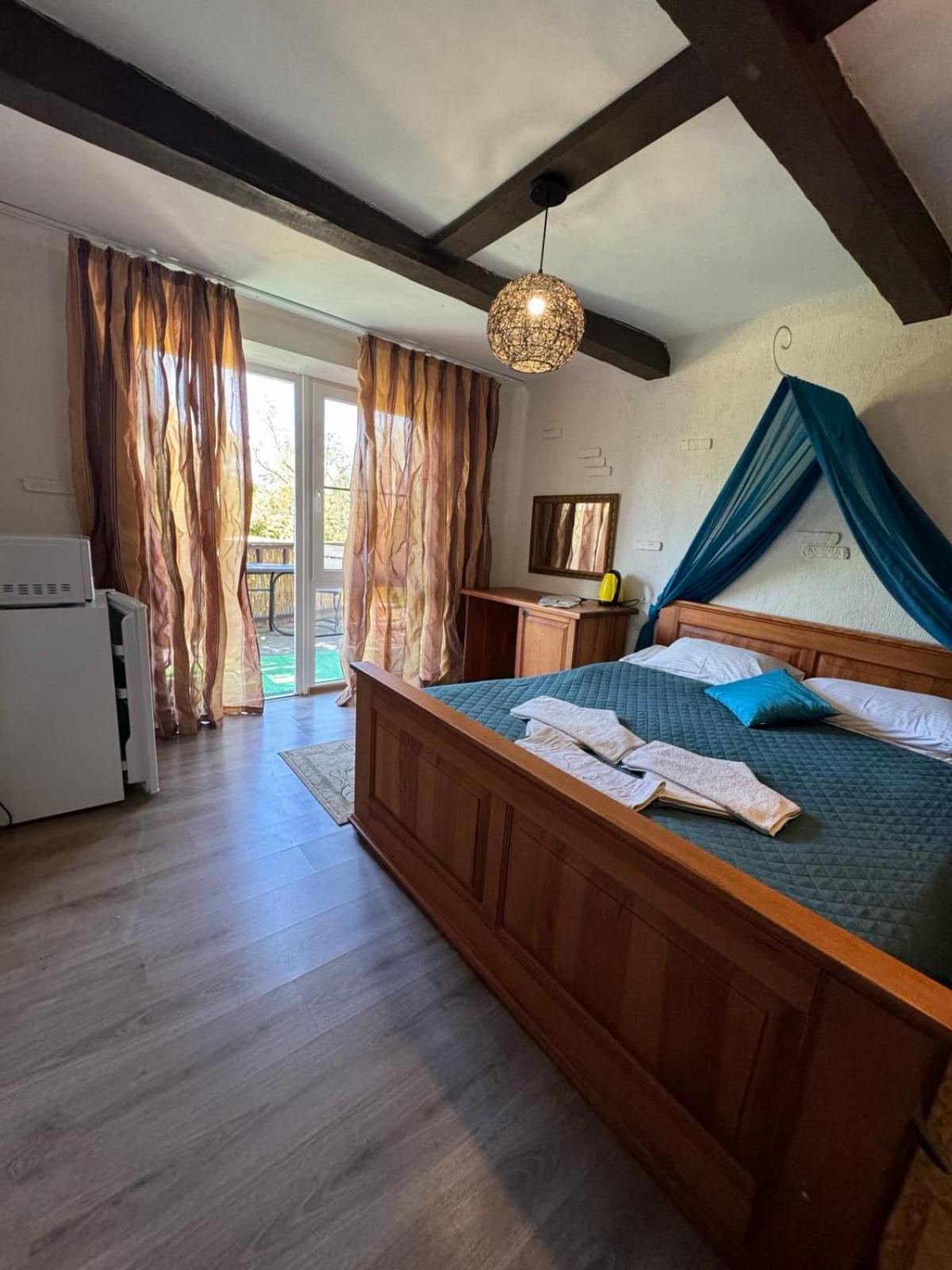 Mayak Resort Kam'yani Potoky Habitación foto